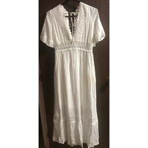 Daisies White Boho Crochet Lace Maxi Dress Lined Flutter Sleeve V-Neck Size M